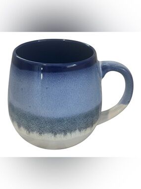 NWOT OMBRÉ COFFEE MUG BLUE & WHITE